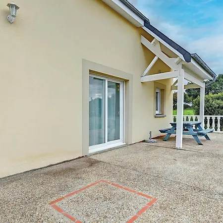 Baie Du Mont Michel بيت للعطل *